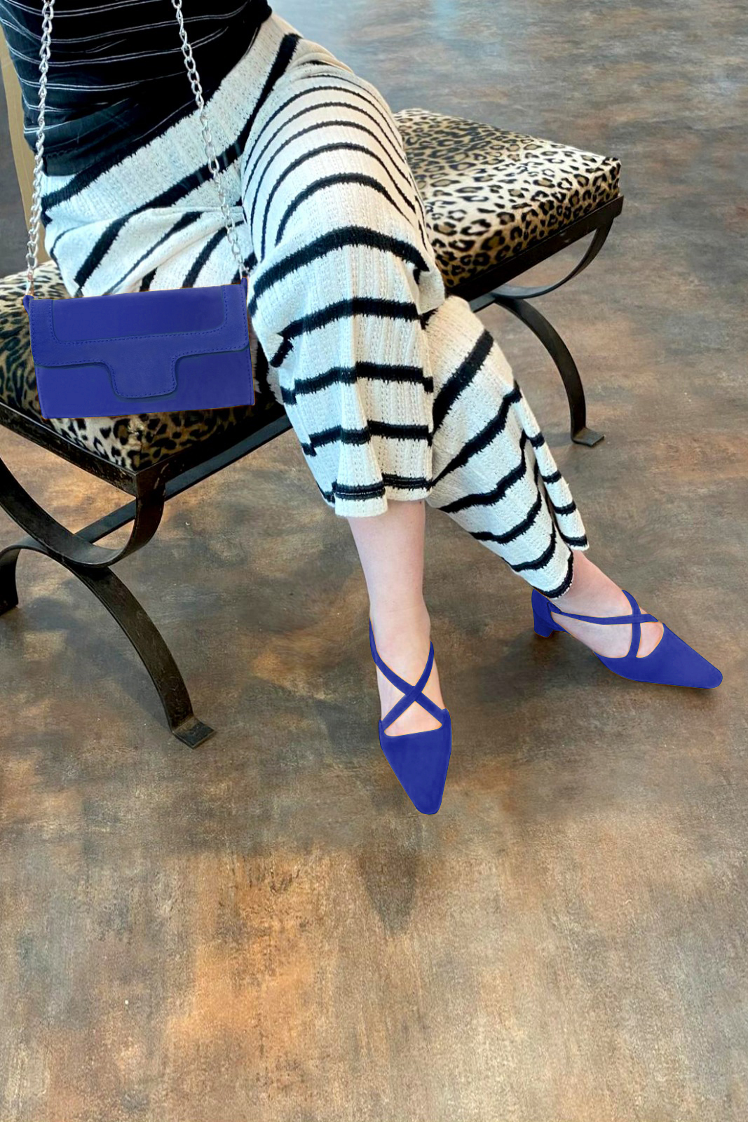 Electric blue women's open side shoes, with crossed straps. Tapered toe. Low kitten heels. Worn view - Florence KOOIJMAN